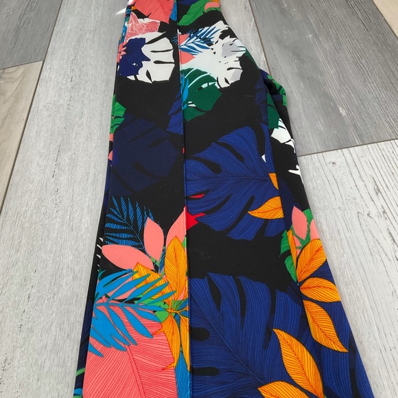 Cropped Flared Pants - Picture 10 of 12